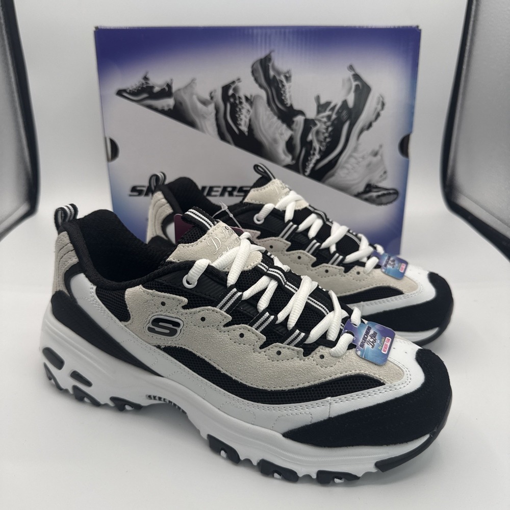 Skecher's Women's D'Lites New Legacy Walking/Running Sneaker Black/White Sz 7